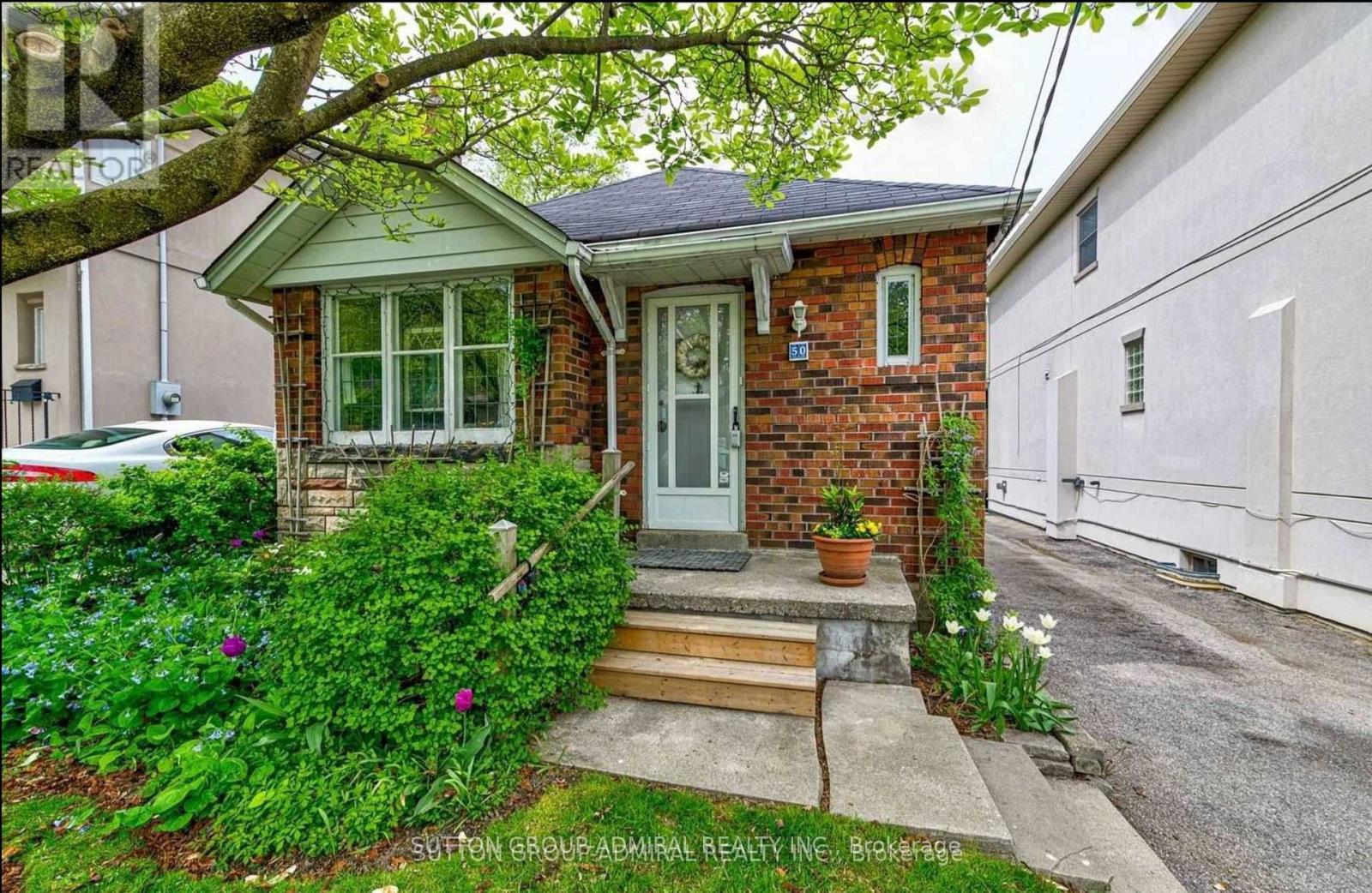 50 Cardiff Road, Toronto, Ontario  M4P 2P2 - Photo 10 - C12690960