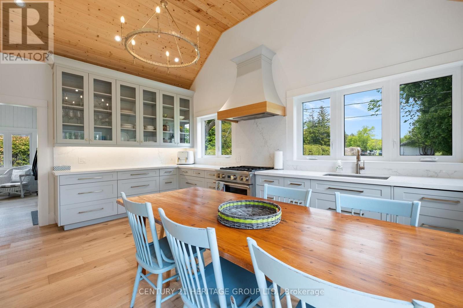 911 Lake Drive N, Georgina, Ontario  L4P 3E9 - Photo 16 - N12884682