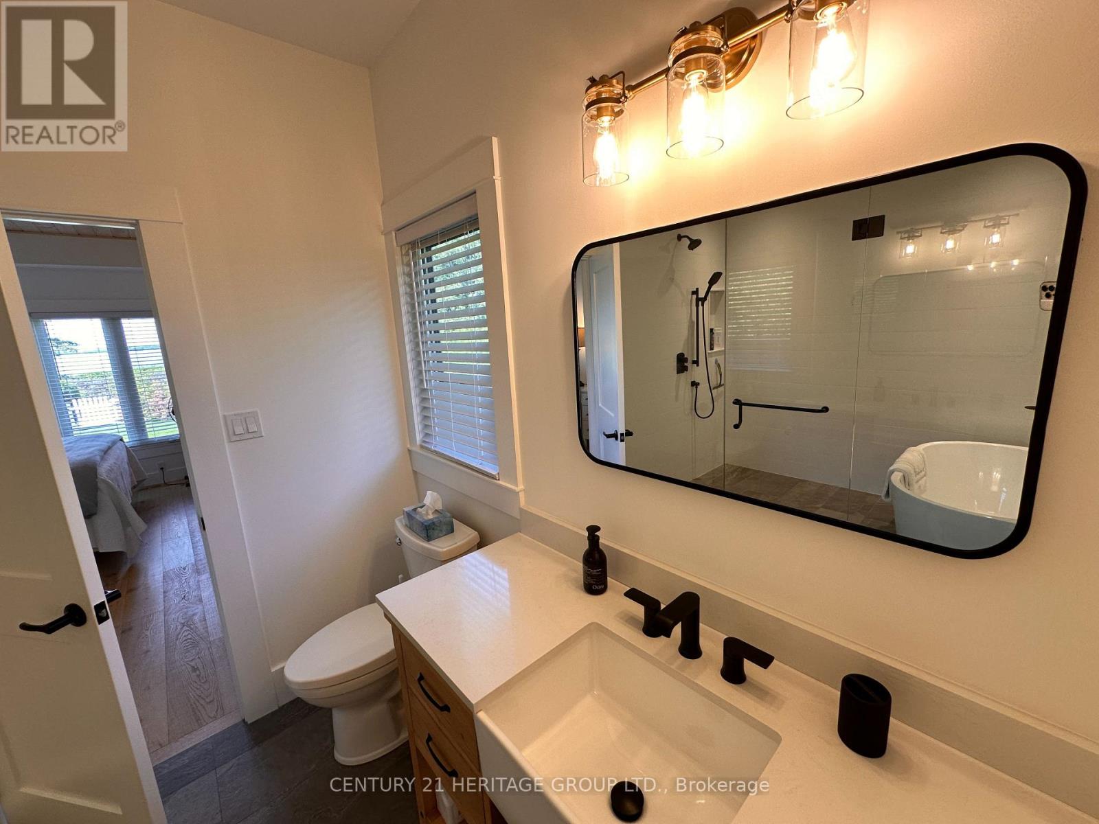 911 Lake Drive N, Georgina, Ontario  L4P 3E9 - Photo 25 - N12884682