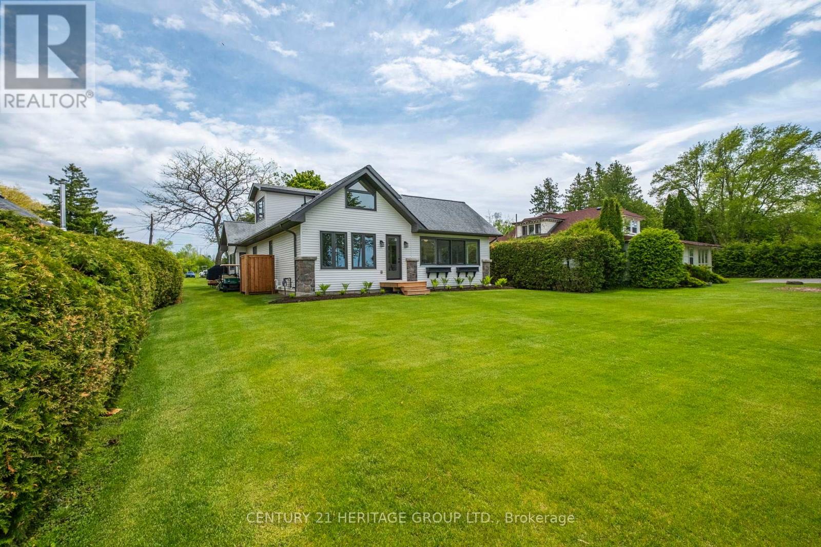 911 Lake Drive N, Georgina, Ontario  L4P 3E9 - Photo 5 - N12884682