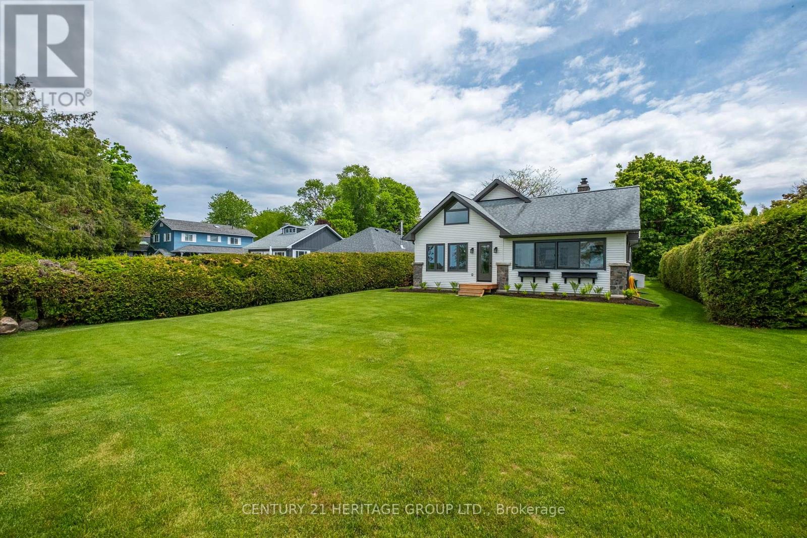 911 Lake Drive N, Georgina, Ontario  L4P 3E9 - Photo 3 - N12884682