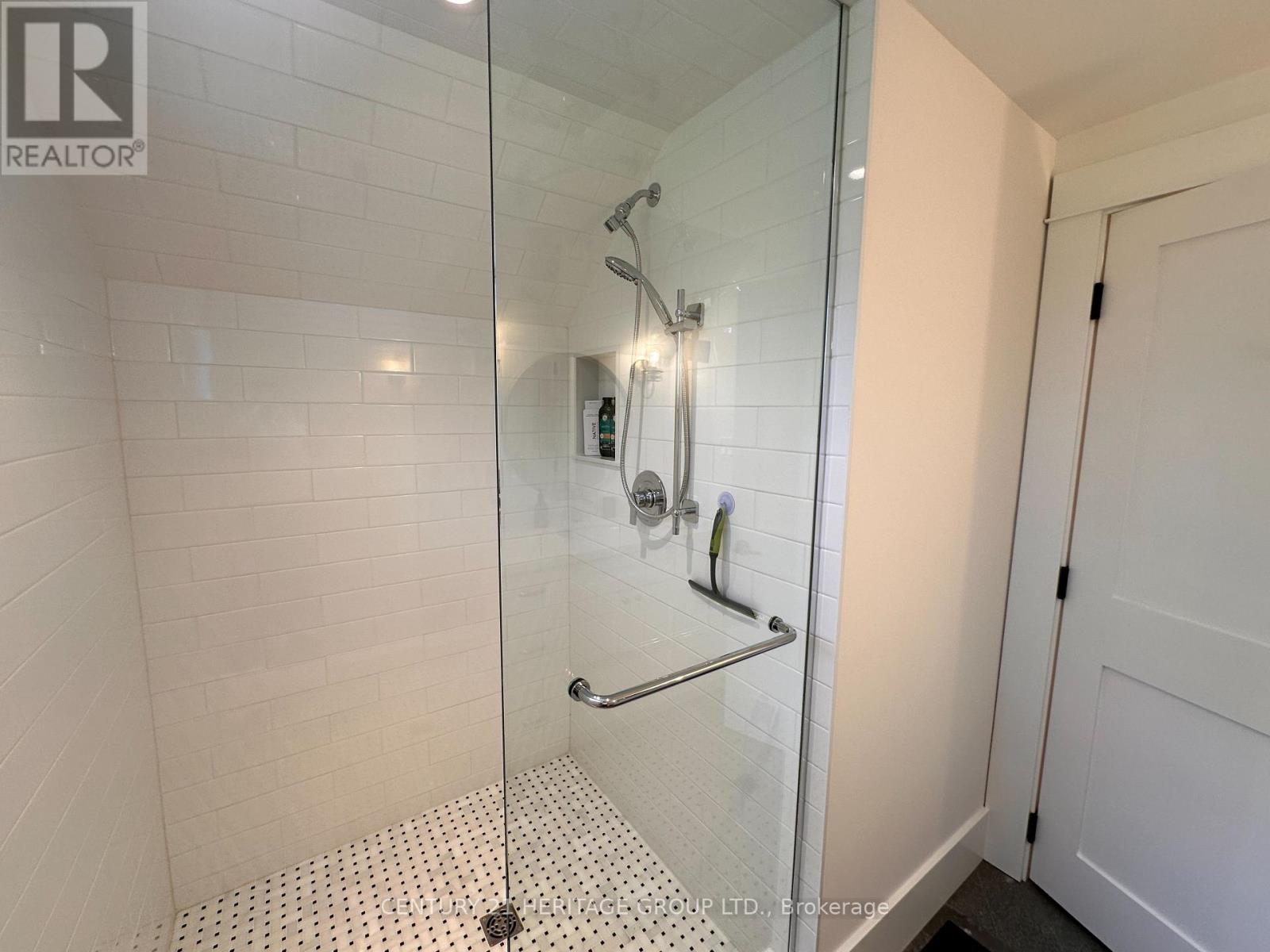 911 Lake Drive N, Georgina, Ontario  L4P 3E9 - Photo 34 - N12884682