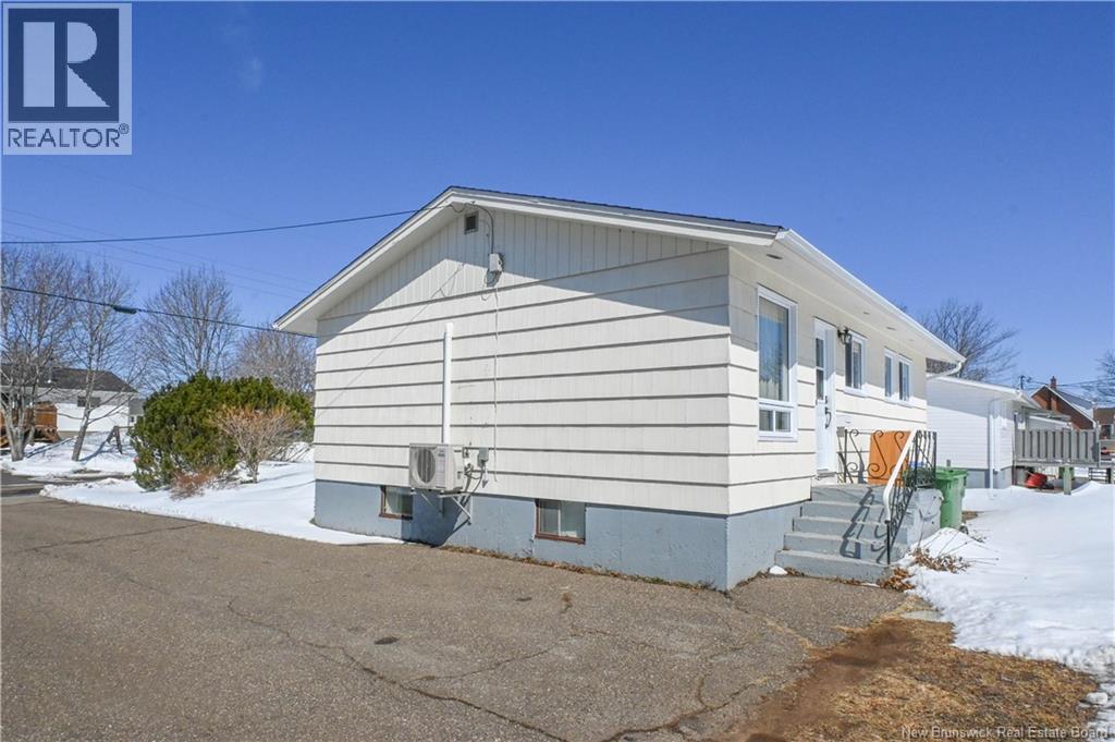 148 Des Pins Street, Shippagan, New Brunswick  E8S 1K2 - Photo 3 - NB136867