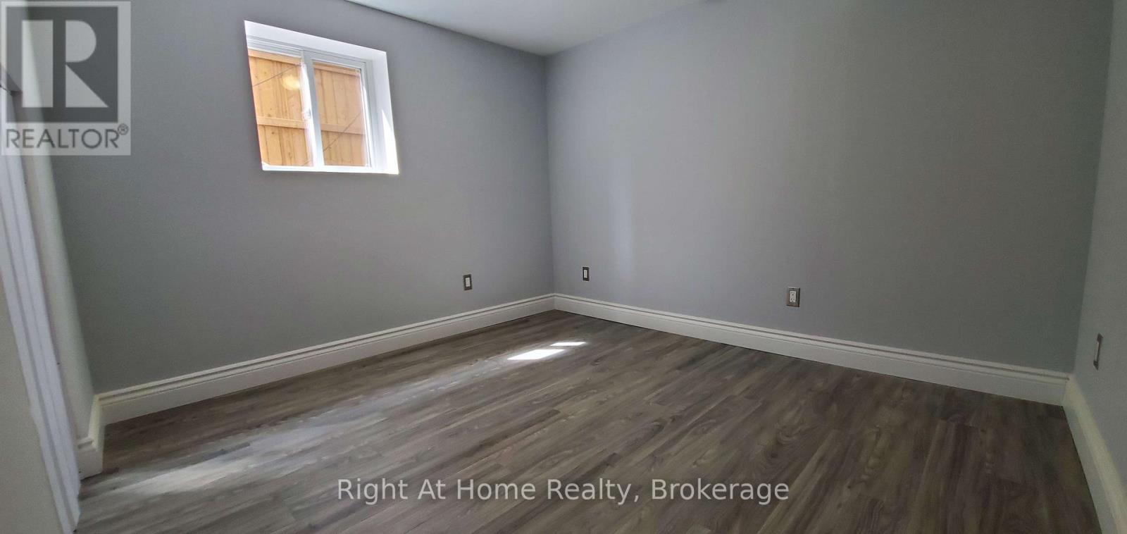 Unit 2 - 2192 Bridge Road, Oakville, Ontario  L6L 2G3 - Photo 12 - W12981006