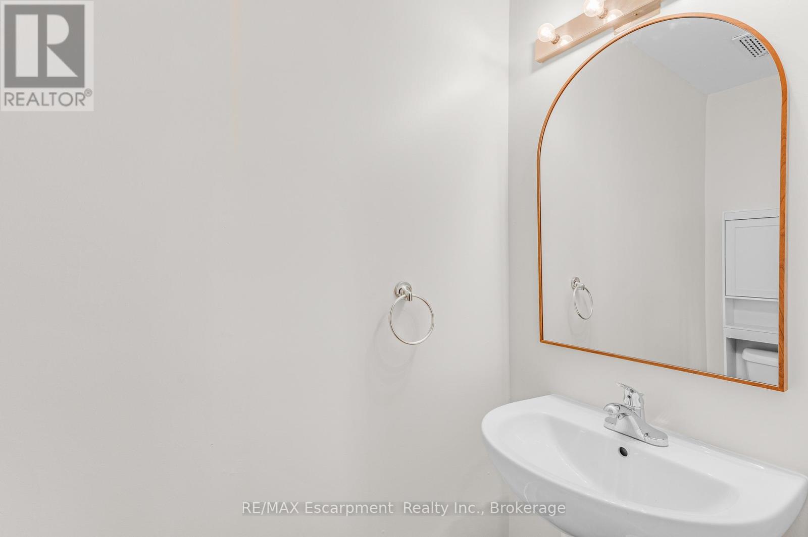 3-04 - 2420 Baronwood Drive, Oakville, Ontario  L6M 0X6 - Photo 11 - W12981074