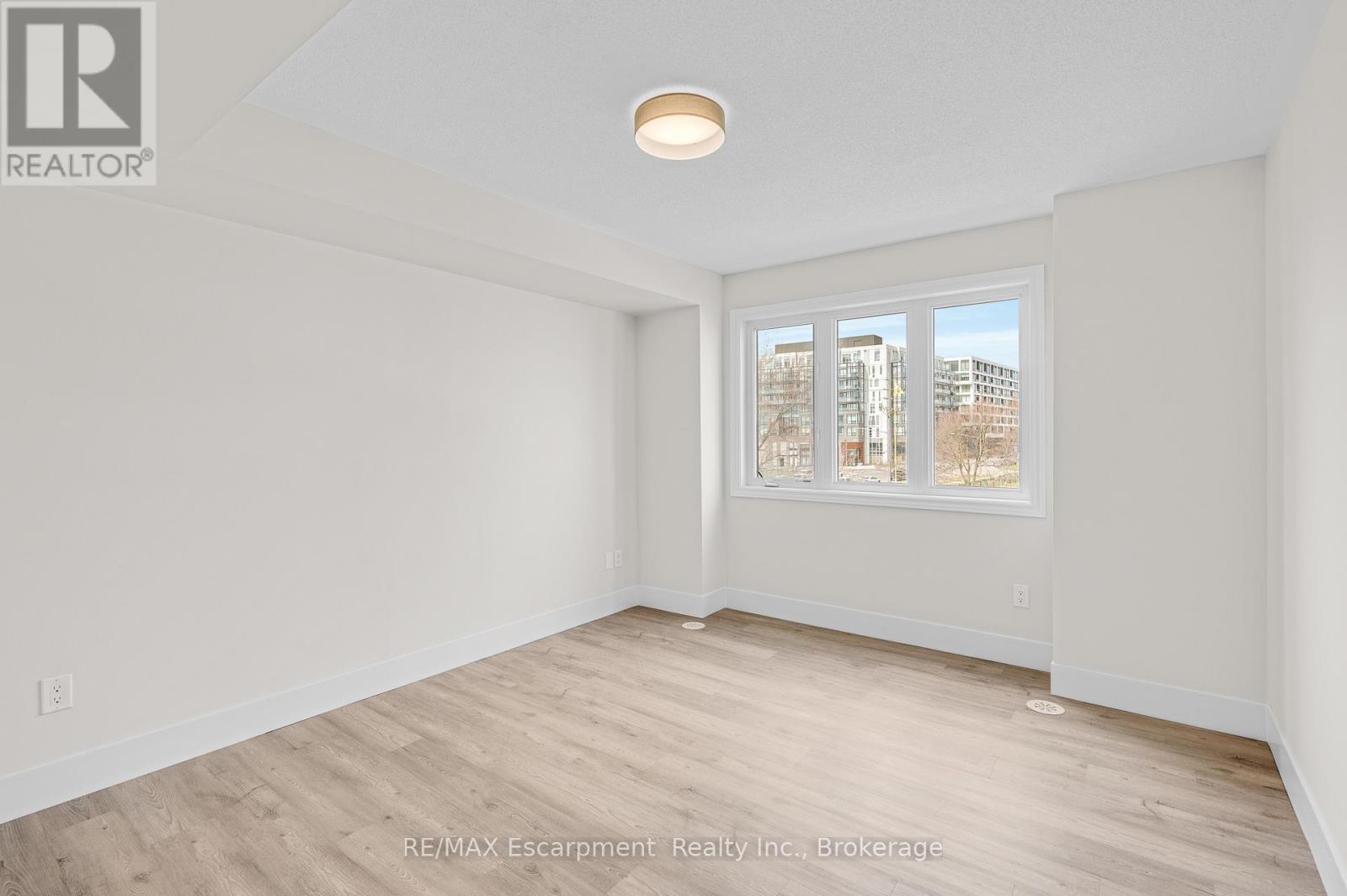 3-04 - 2420 Baronwood Drive, Oakville, Ontario  L6M 0X6 - Photo 12 - W12981074