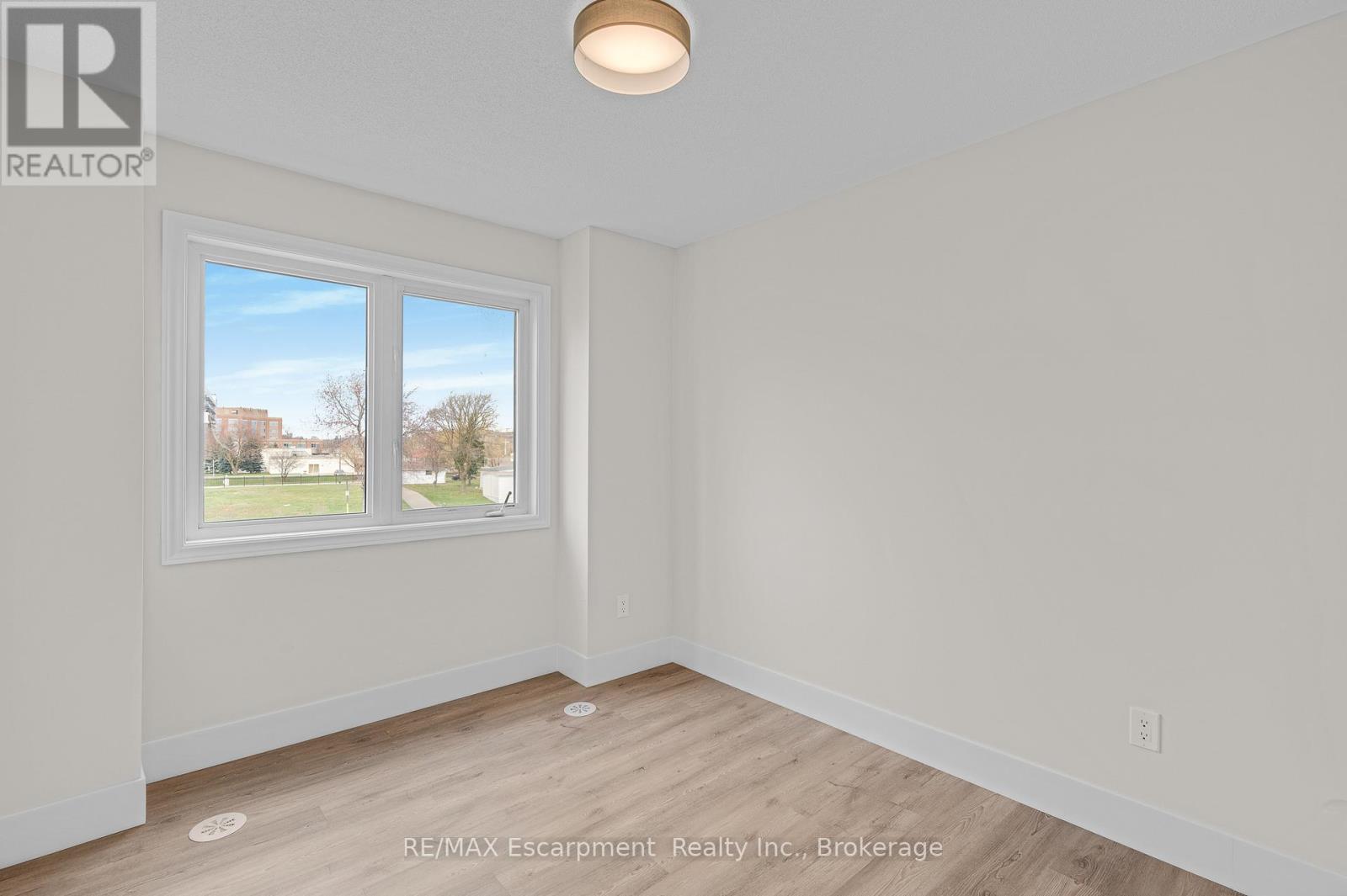 3-04 - 2420 Baronwood Drive, Oakville, Ontario  L6M 0X6 - Photo 15 - W12981074