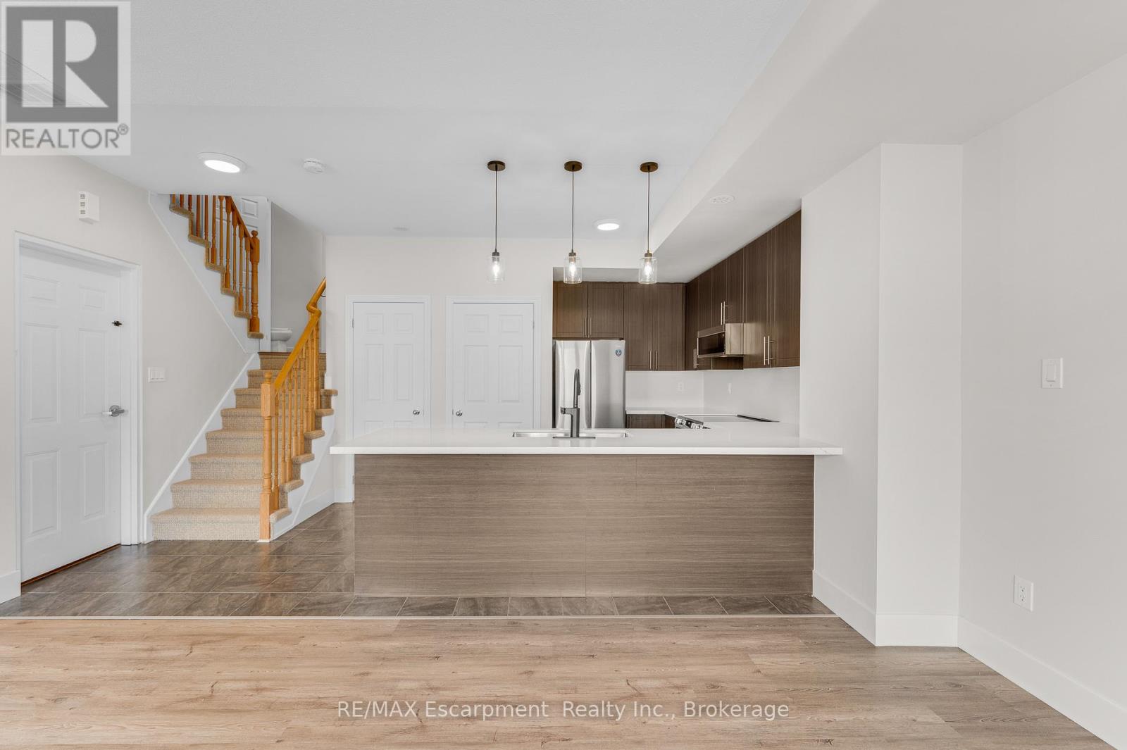 3-04 - 2420 Baronwood Drive, Oakville, Ontario  L6M 0X6 - Photo 7 - W12981074