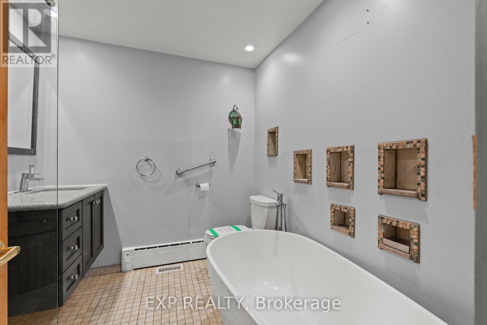 Unknown Address, ,     - Photo 11 - X12981142