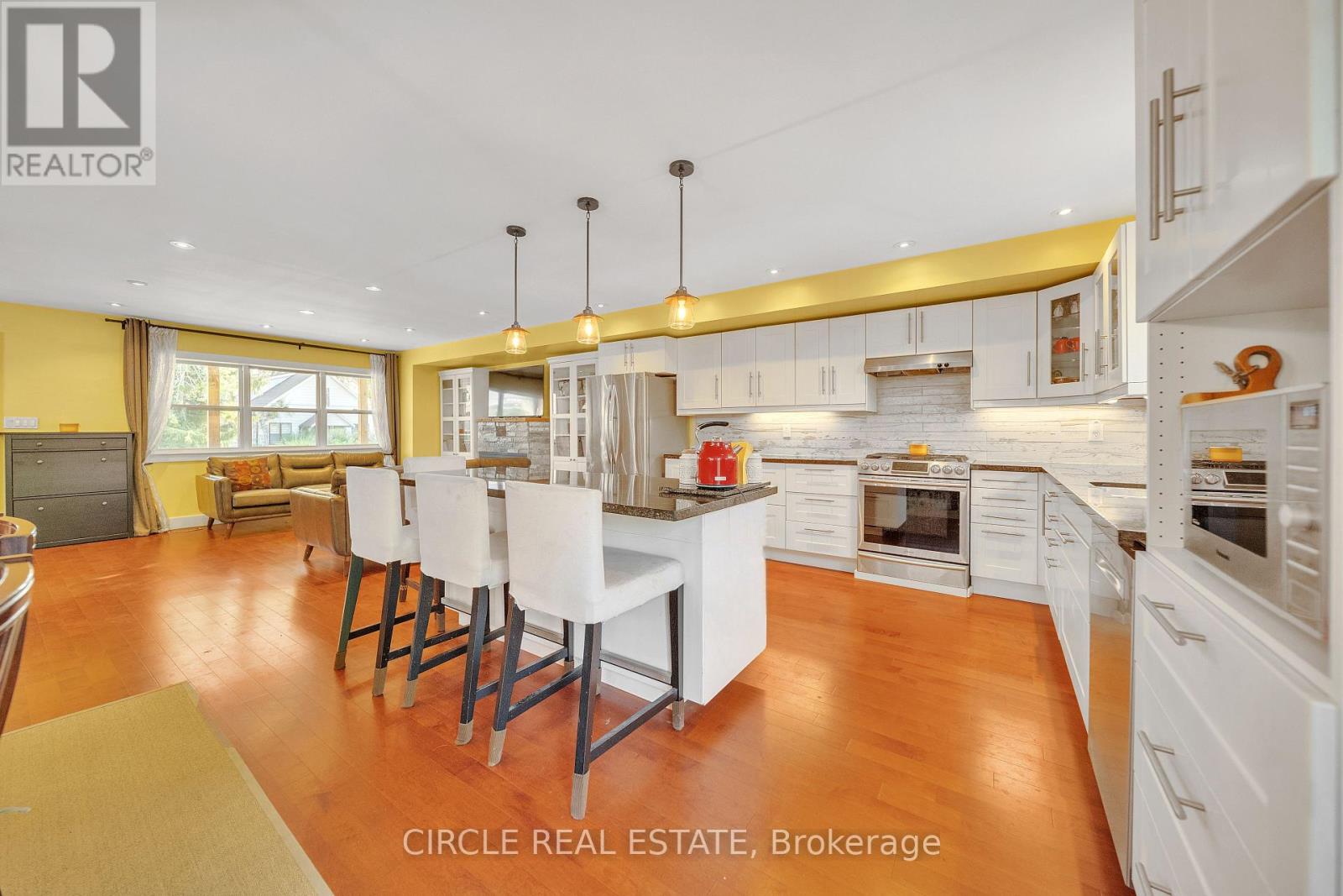 1043 Shaw Drive, Mississauga, Ontario  L5G 3Z3 - Photo 7 - W12885086