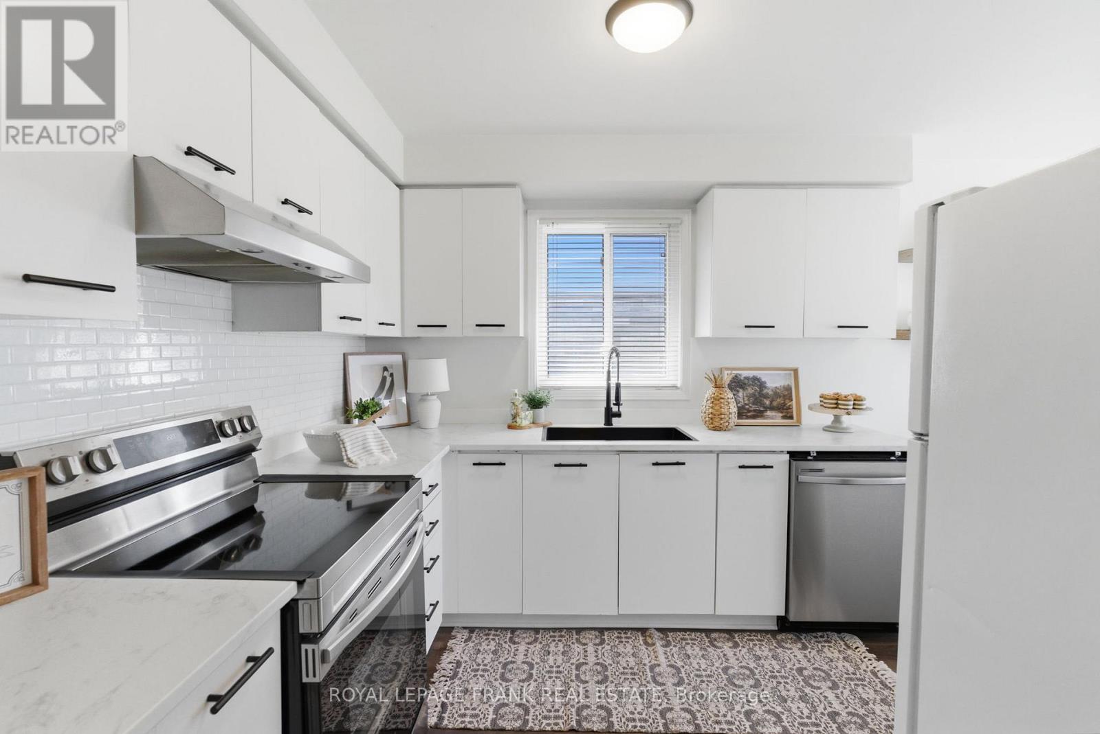 158 Trudeau Drive, Clarington, Ontario  L1C 4J3 - Photo 5 - E12981152