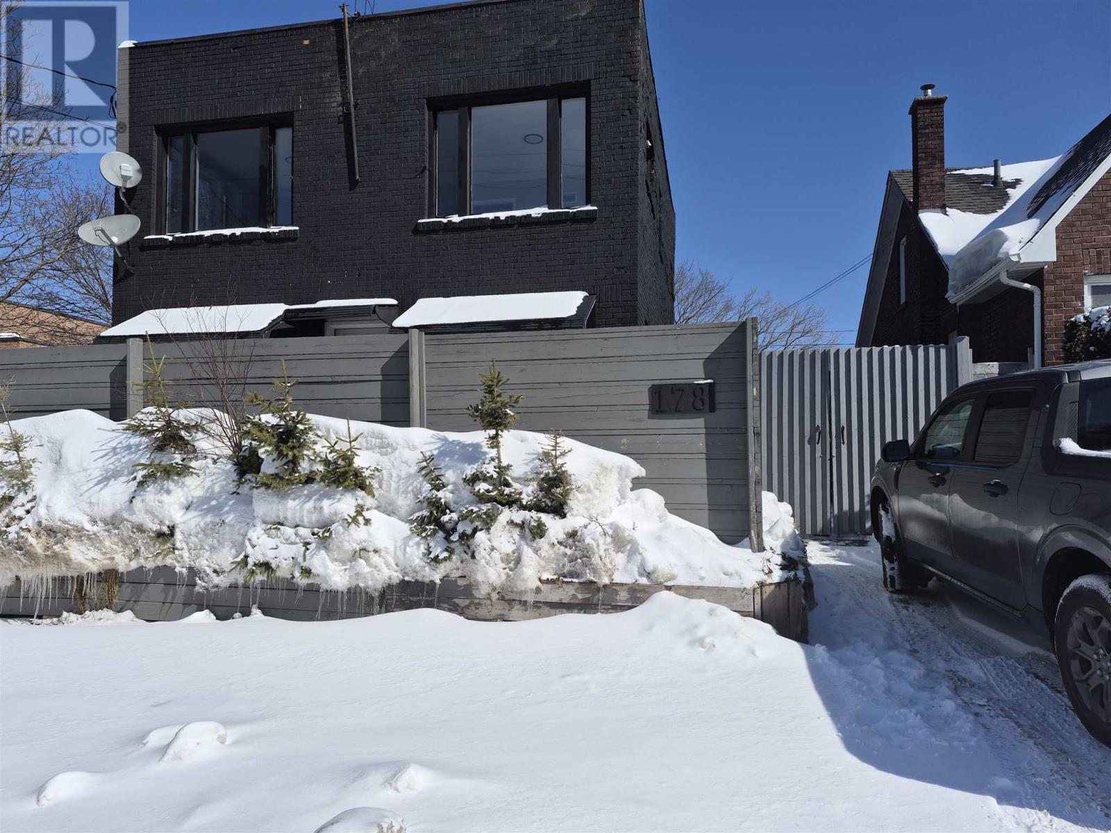 178 Wellington St E, Sault Ste. Marie, Ontario P6A 2L5 - Photo 2 - SM260636