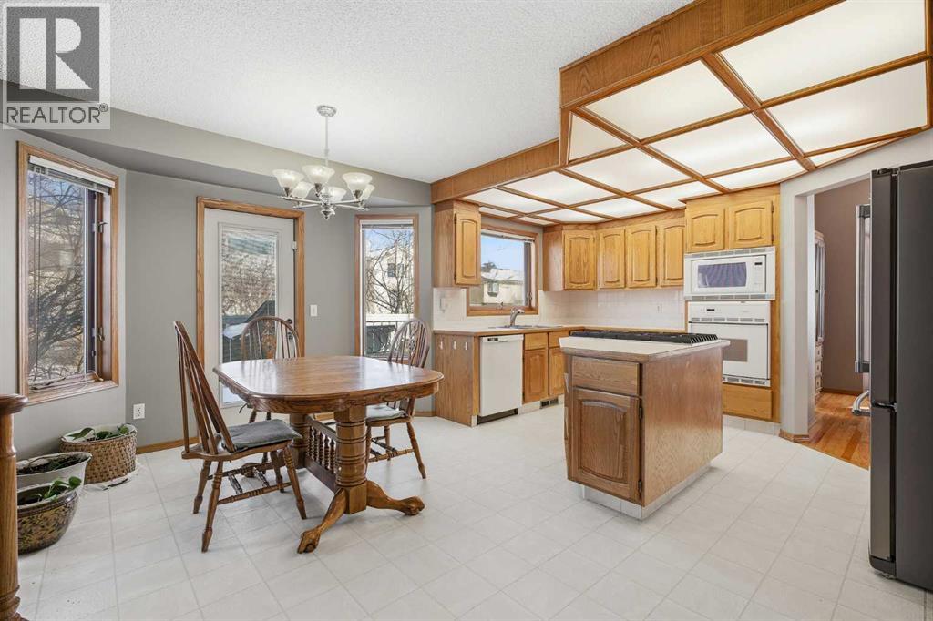 146 Hawkdale Circle Nw, Calgary, Alberta  T3G 2W9 - Photo 13 - A2292709