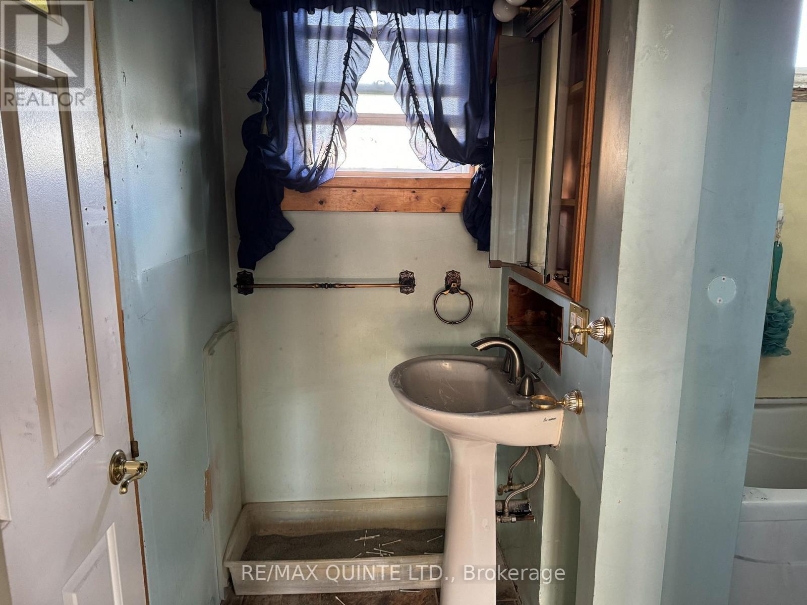 801 Old Highway 2, Quinte West, Ontario  K8V 5P5 - Photo 13 - X12981144