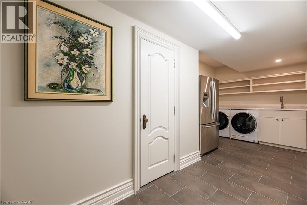 2096 Lakeshore Road E, Halton, Ontario  L6J 1M3 - Photo 41 - 40819415