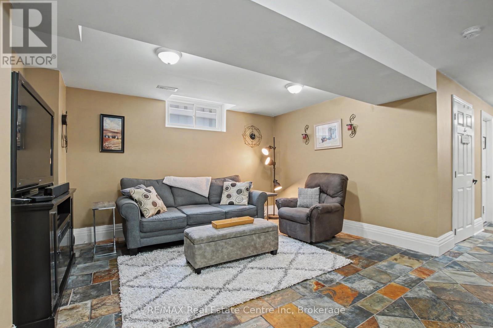 771 Victoria Terrace, Centre Wellington, Ontario  N1M 3L5 - Photo 20 - X12981028