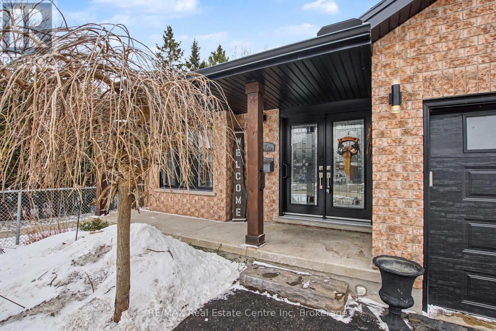 771 Victoria Terrace, Centre Wellington, Ontario  N1M 3L5 - Photo 4 - X12981028