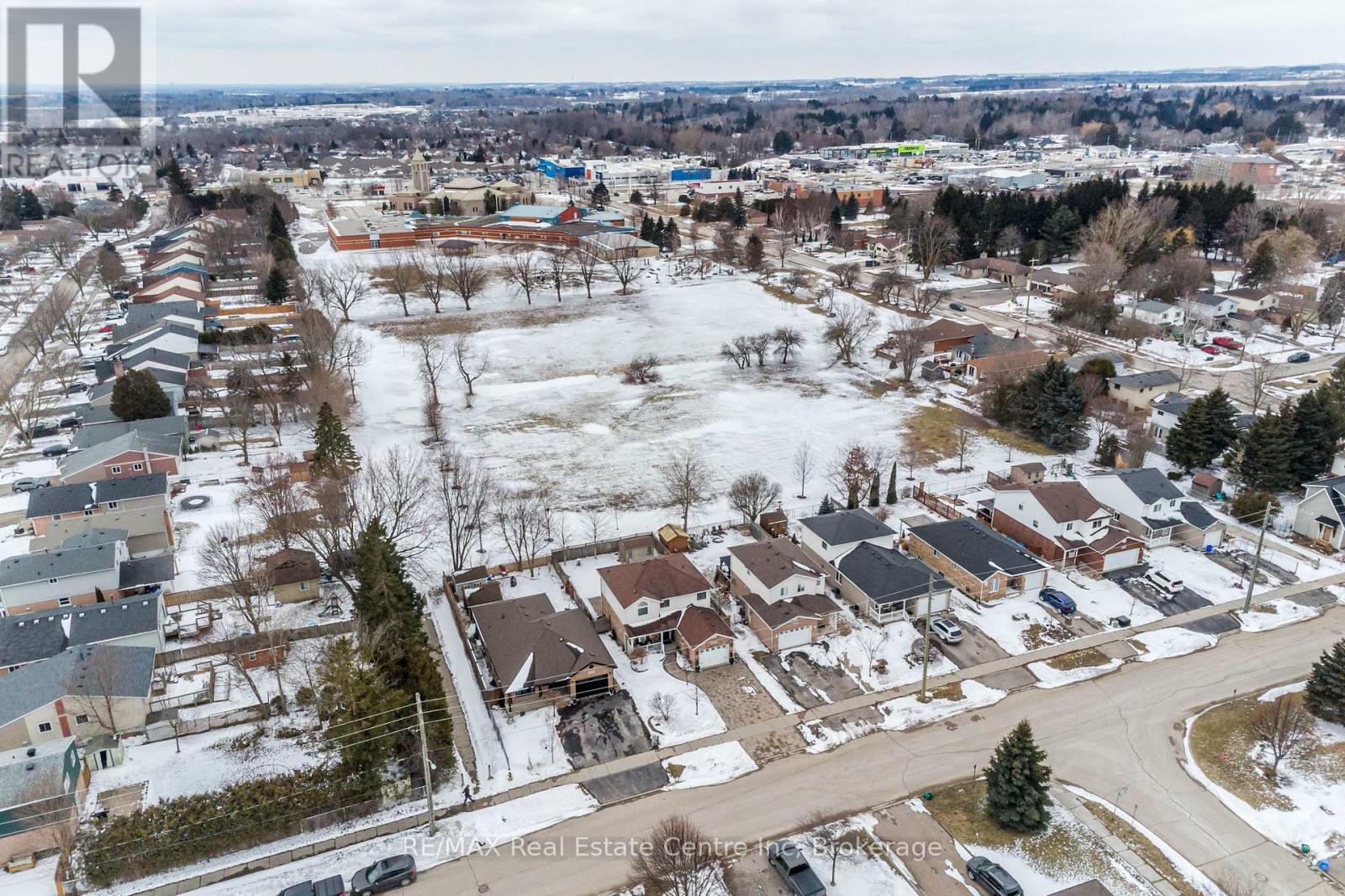 771 Victoria Terrace, Centre Wellington, Ontario  N1M 3L5 - Photo 41 - X12981028