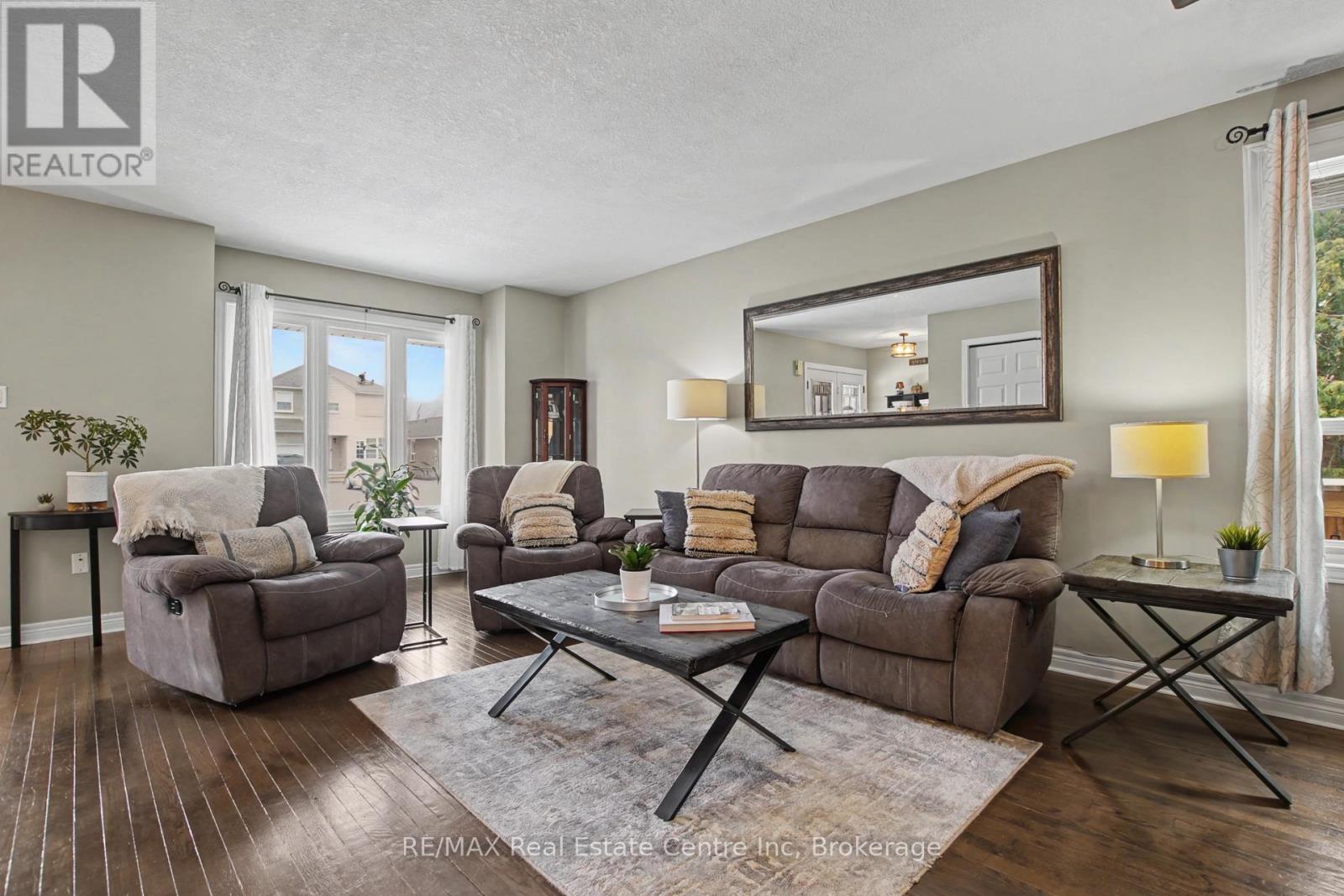 771 Victoria Terrace, Centre Wellington, Ontario  N1M 3L5 - Photo 8 - X12981028