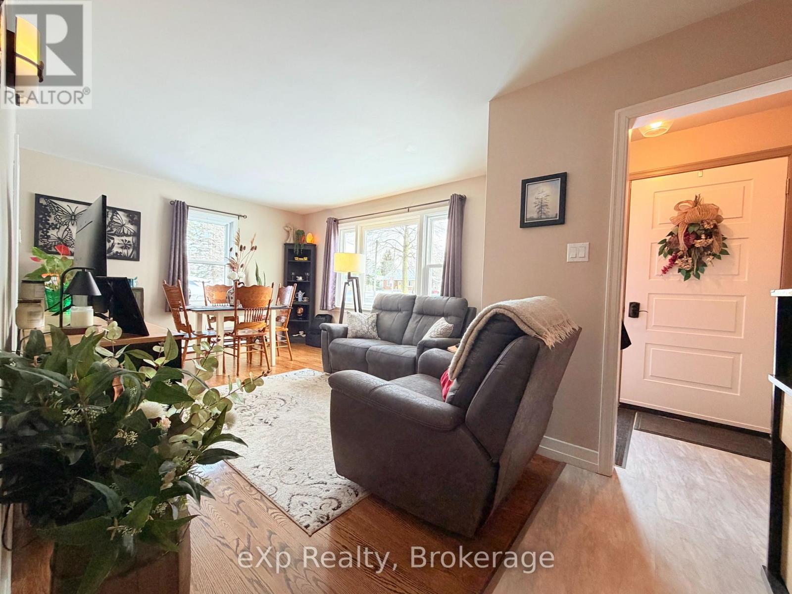 1043 9 Highway, South Bruce, Ontario N0G 2J0 - Photo 3 - X12981078