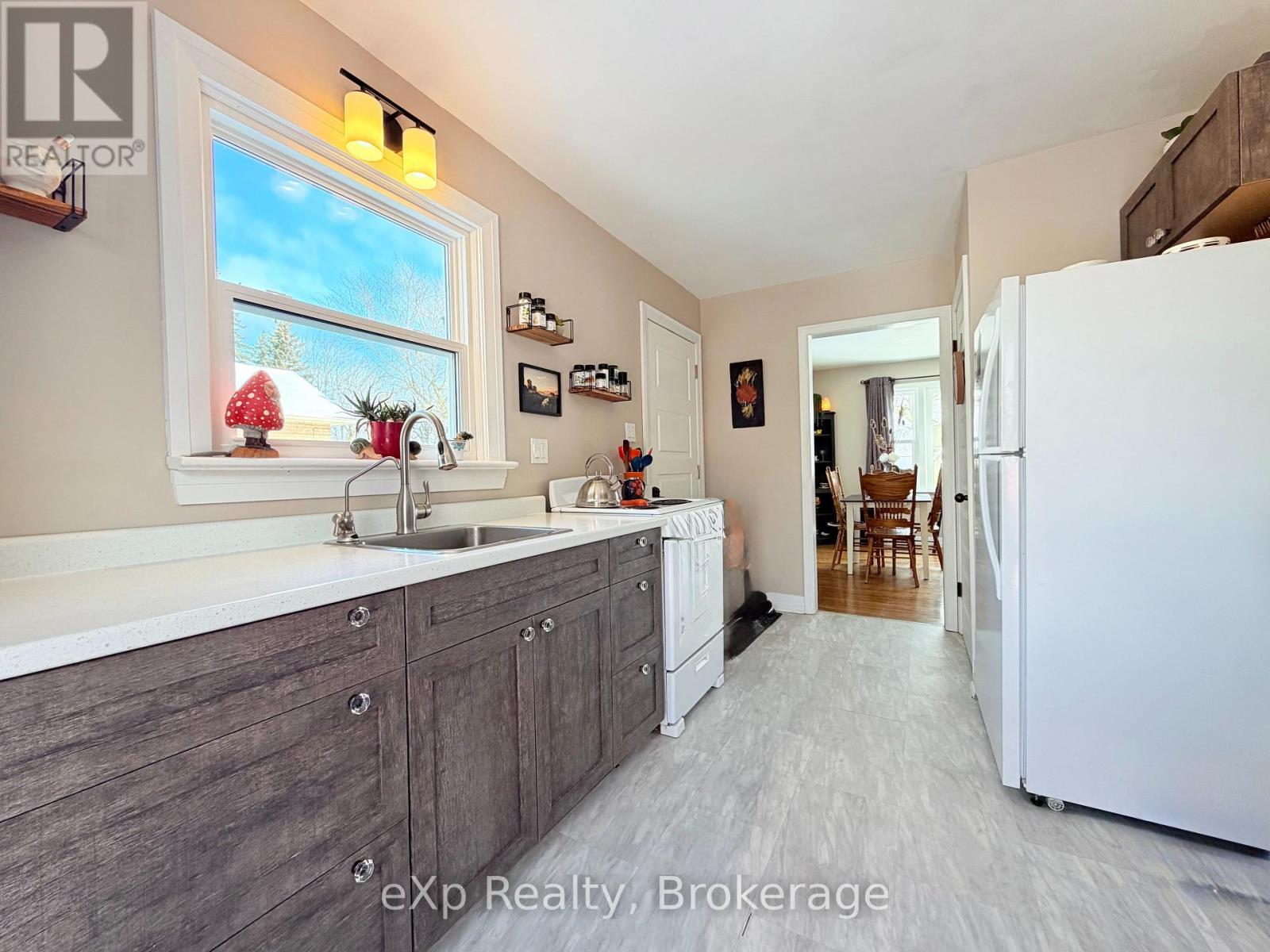 1043 9 Highway, South Bruce, Ontario N0G 2J0 - Photo 5 - X12981078