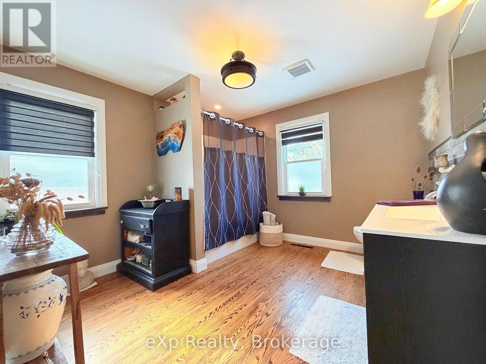 1043 9 Highway, South Bruce, Ontario N0G 2J0 - Photo 8 - X12981078