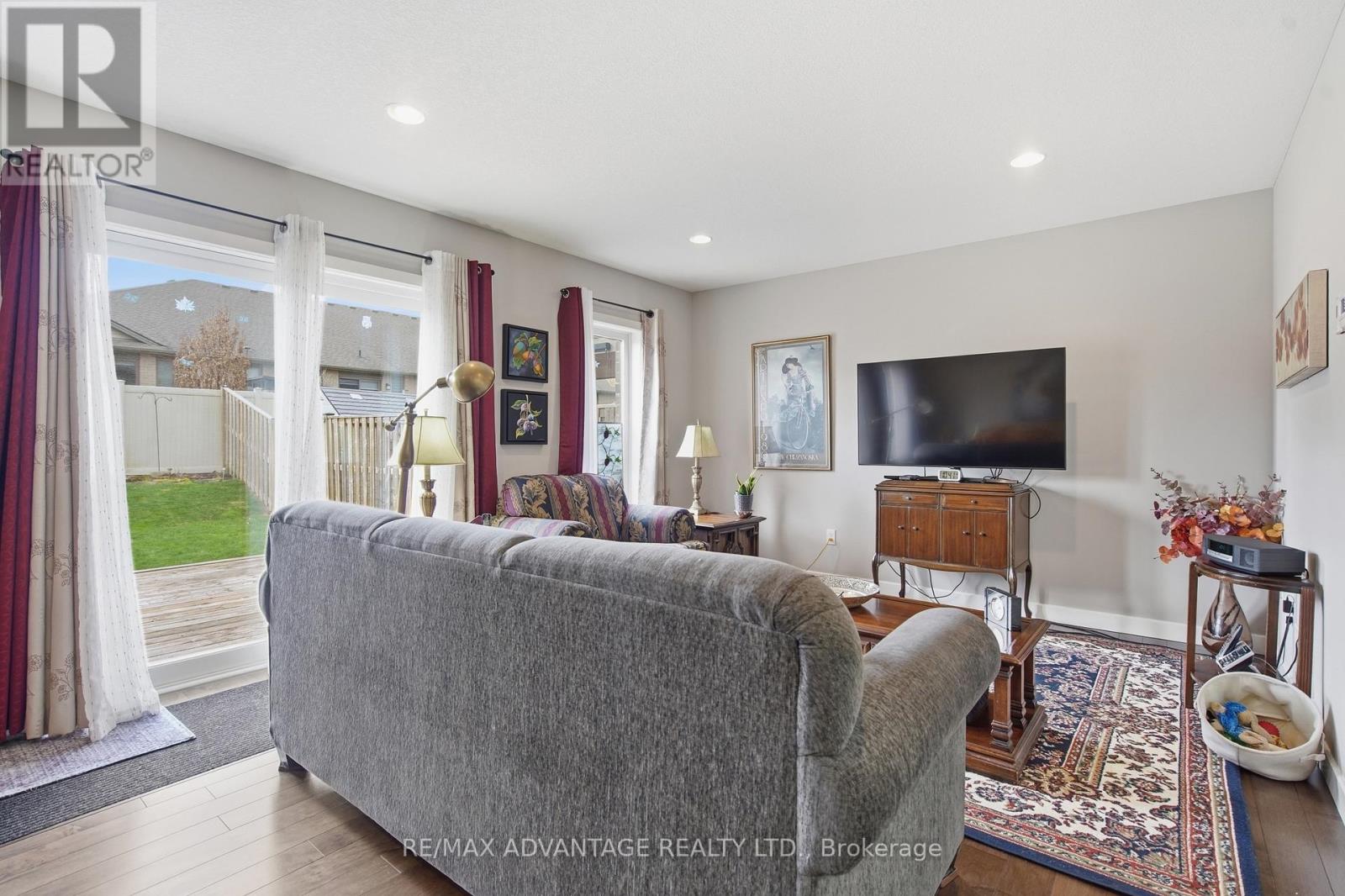 16 Empire Parkway, St. Thomas, Ontario  N5R 0E9 - Photo 13 - X12981072