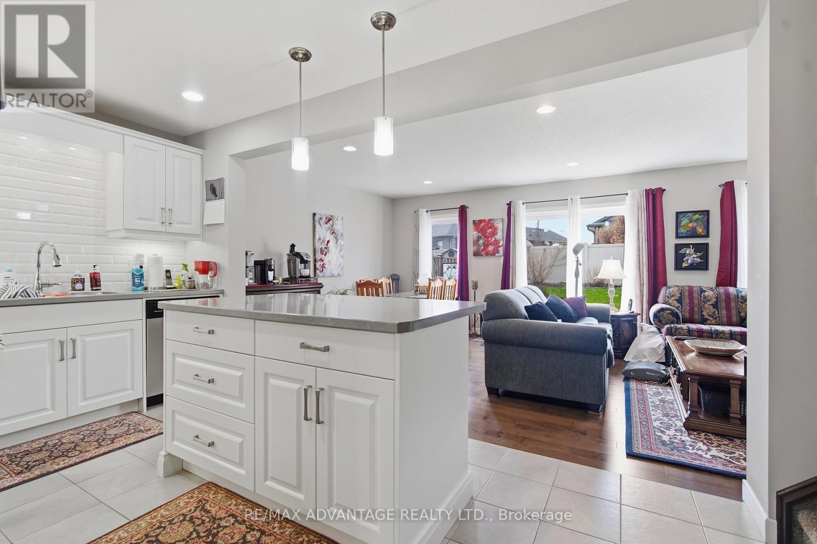 16 Empire Parkway, St. Thomas, Ontario  N5R 0E9 - Photo 5 - X12981072