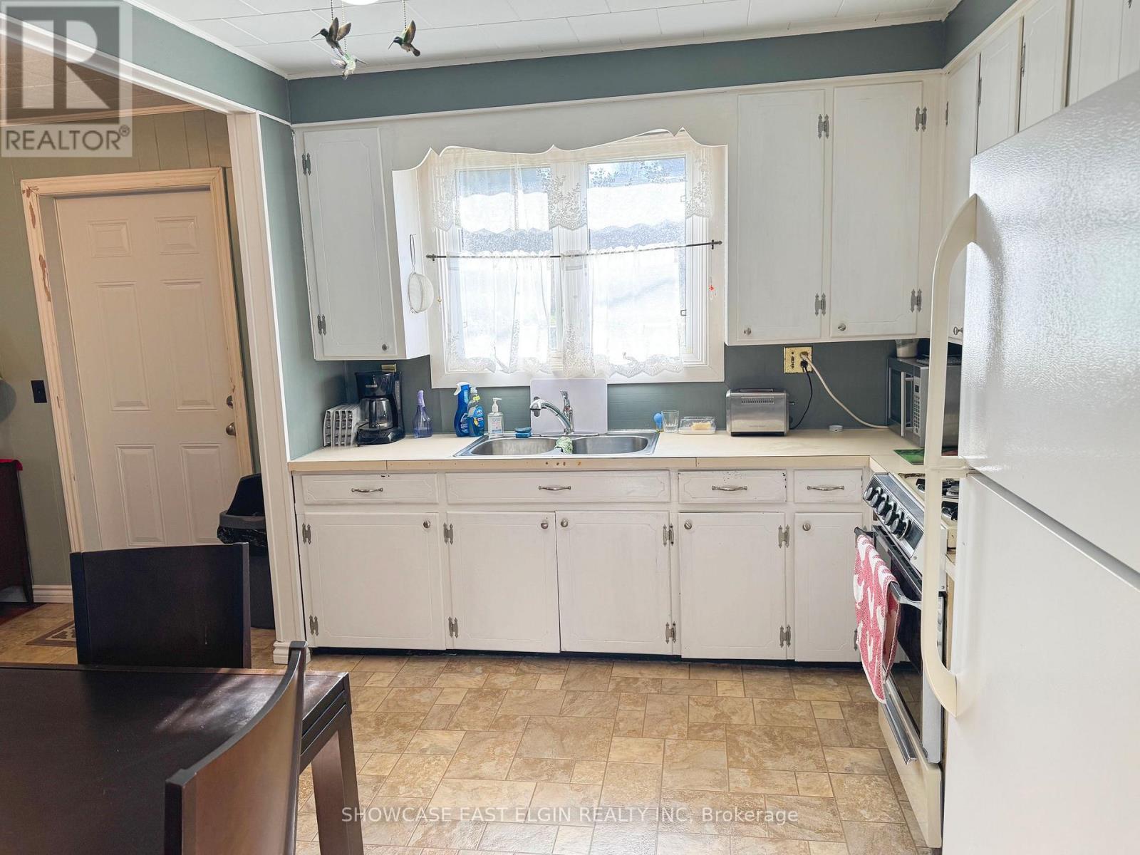 32 Edison Drive, Bayham (Vienna), Ontario  N0J 1Z0 - Photo 6 - X12981138