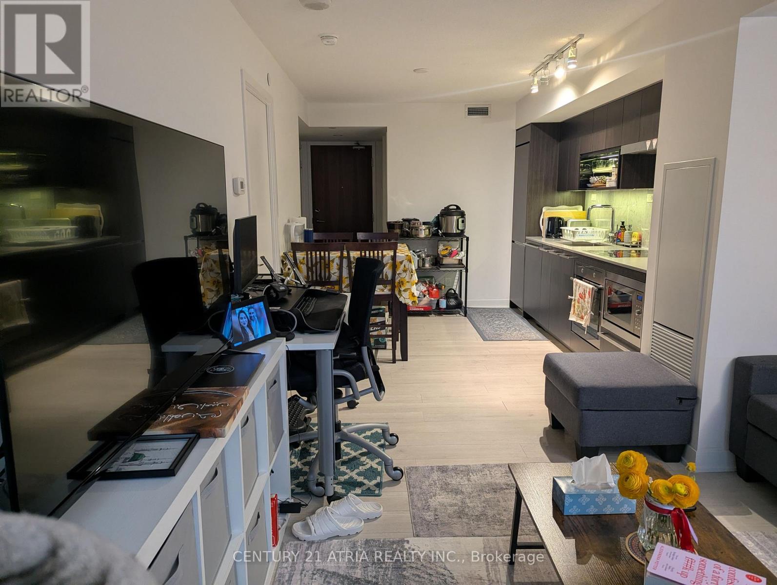 2008 - 80 Queens Wharf Road, Toronto, Ontario  M5V 0J3 - Photo 4 - C12980984