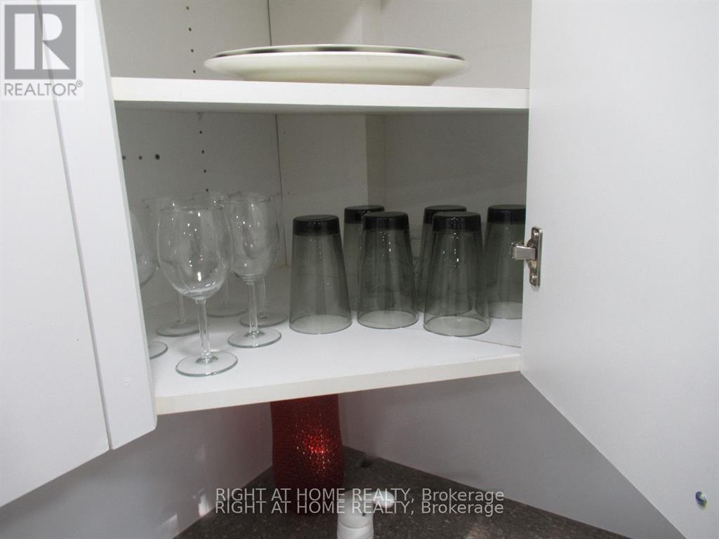 Lower - 272 Roxton Road, Toronto, Ontario  M6G 3P9 - Photo 13 - C12981084