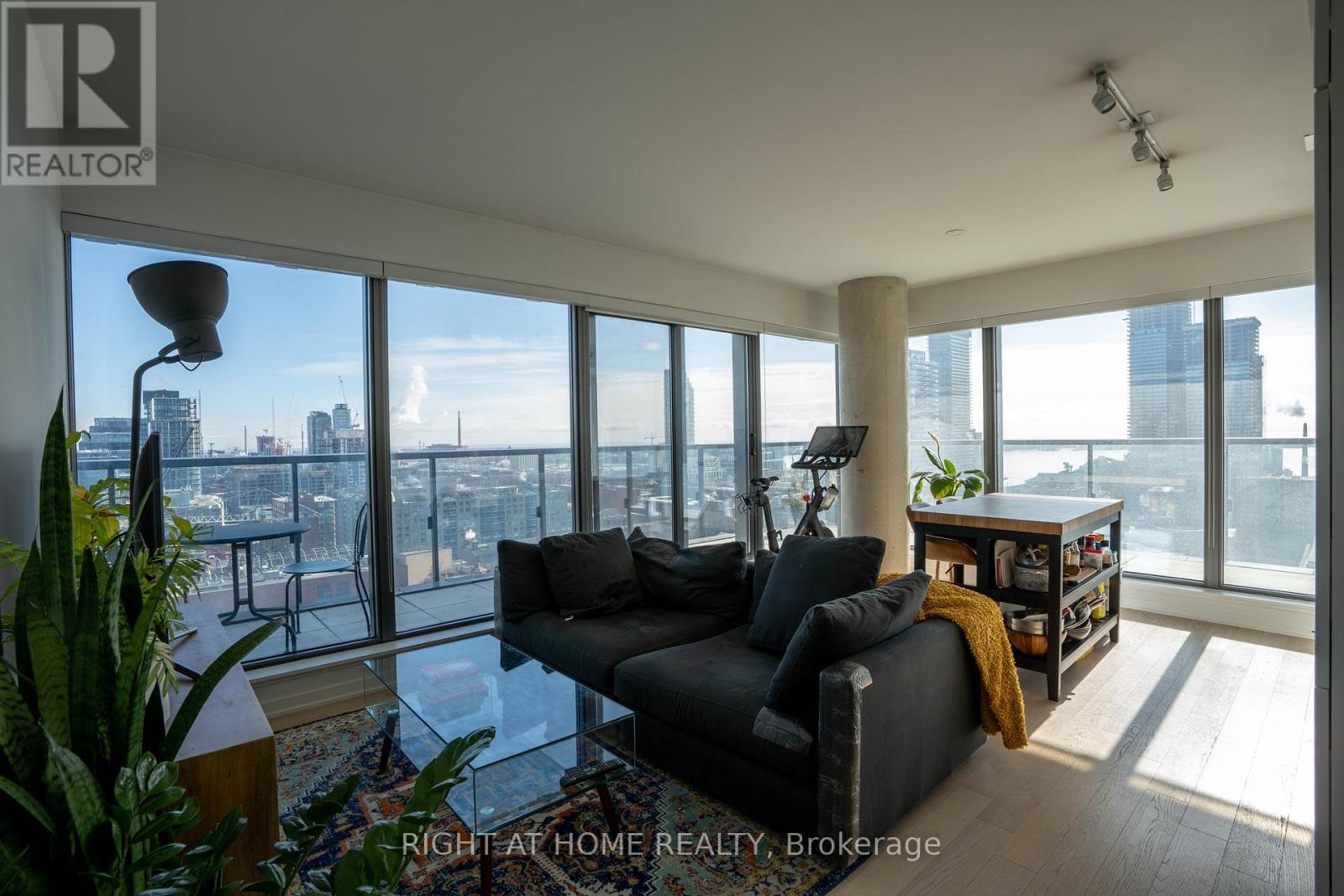 1803 - 60 Colborne Street, Toronto, Ontario  M5E 0B7 - Photo 2 - C12981106