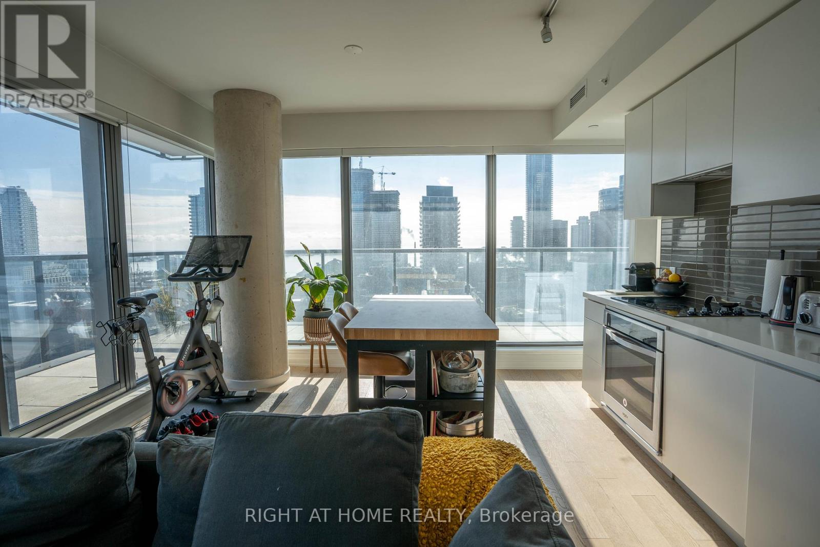 1803 - 60 Colborne Street, Toronto, Ontario  M5E 0B7 - Photo 3 - C12981106