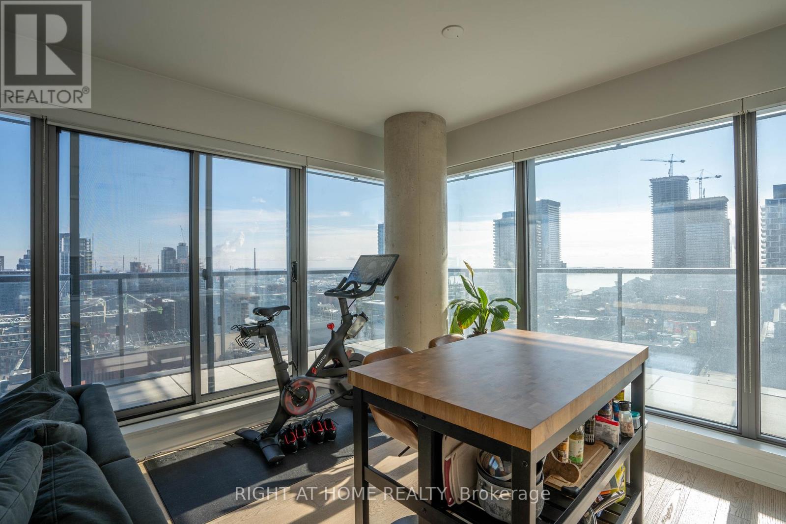 1803 - 60 Colborne Street, Toronto, Ontario  M5E 0B7 - Photo 5 - C12981106