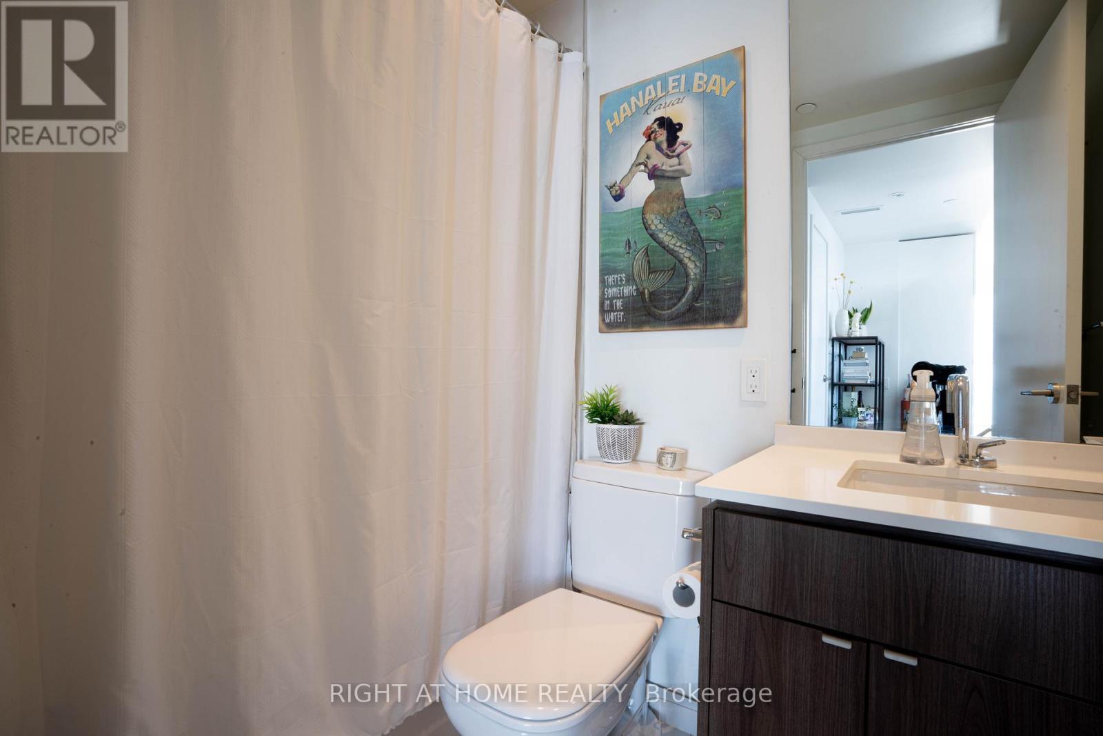 1803 - 60 Colborne Street, Toronto, Ontario  M5E 0B7 - Photo 7 - C12981106