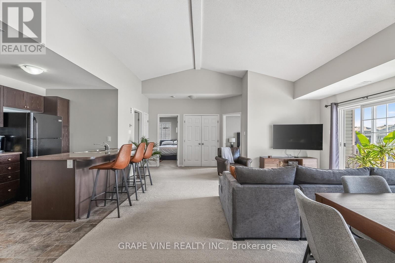 F - 104 Artesa Private, Ottawa, Ontario  K2S 0J8 - Photo 12 - X12981034