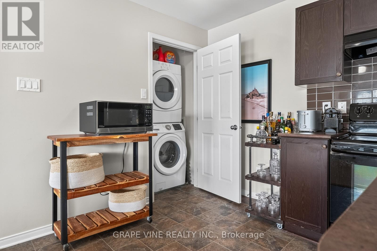 F - 104 Artesa Private, Ottawa, Ontario  K2S 0J8 - Photo 17 - X12981034