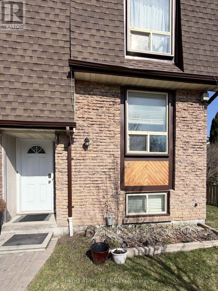 42 - 1400 Mary Street N, Oshawa, Ontario  L1G 7B6 - Photo 2 - E12981004