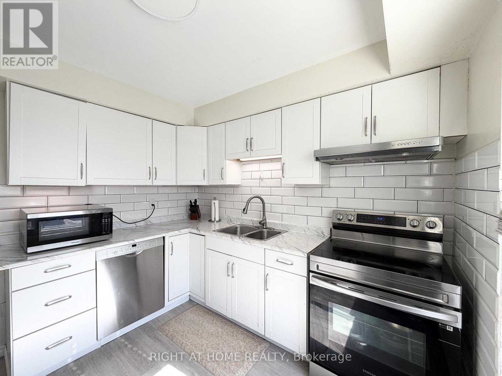 42 - 1400 Mary Street N, Oshawa, Ontario  L1G 7B6 - Photo 5 - E12981004