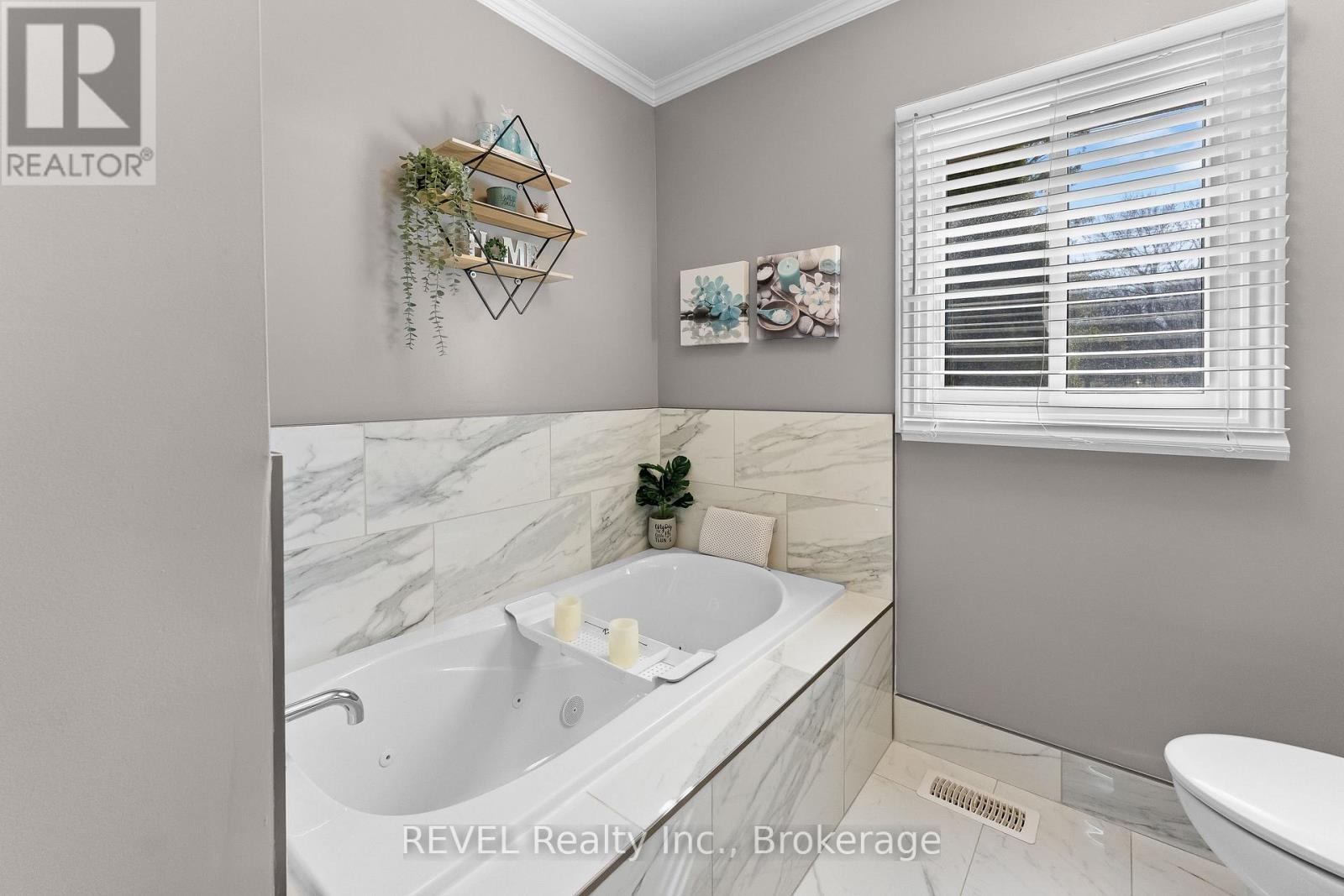 955 Ridge Road N, Fort Erie, Ontario  L0S 1N0 - Photo 19 - X12981136