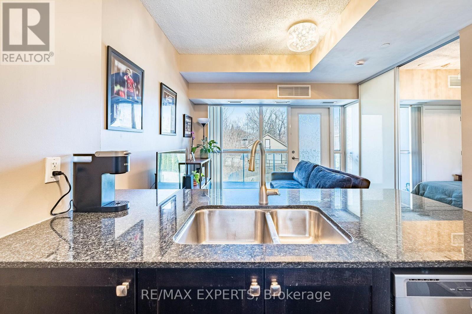 211 - 8302 Islington Avenue, Vaughan, Ontario  L4L 0E6 - Photo 12 - N12981050