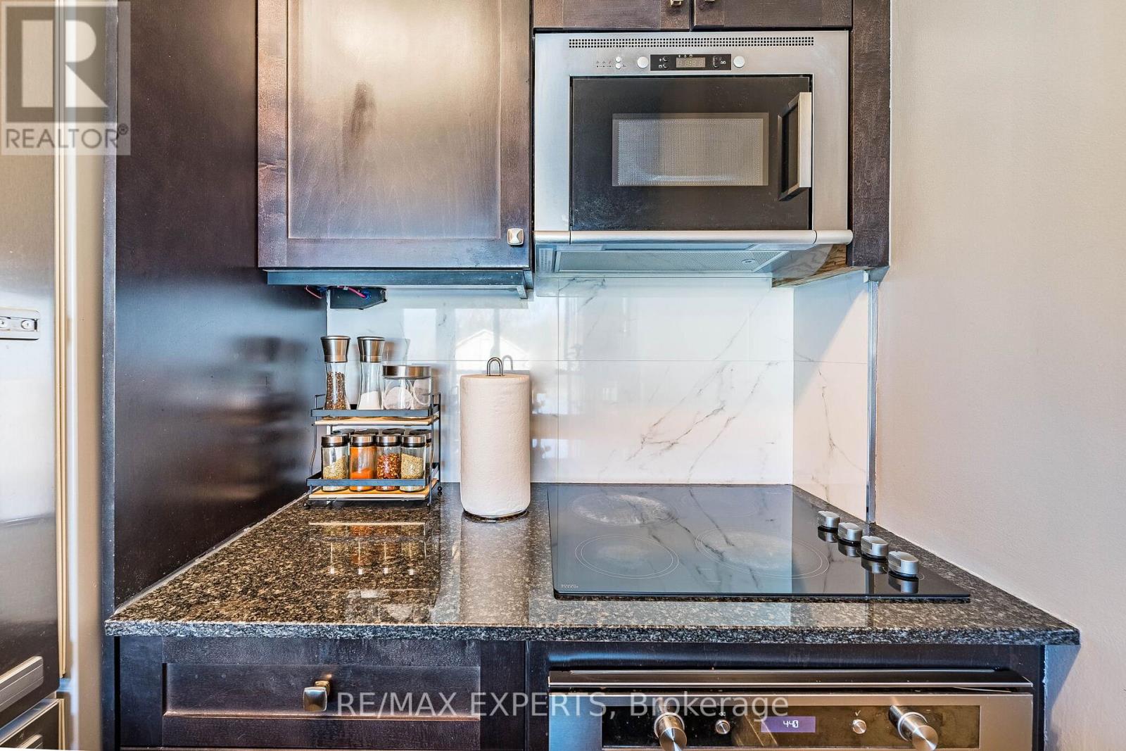 211 - 8302 Islington Avenue, Vaughan, Ontario  L4L 0E6 - Photo 15 - N12981050