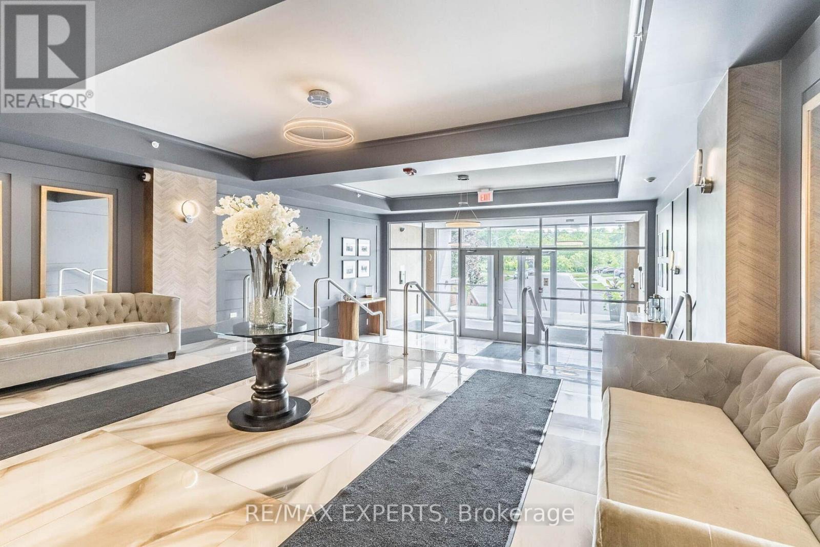 211 - 8302 Islington Avenue, Vaughan, Ontario  L4L 0E6 - Photo 4 - N12981050