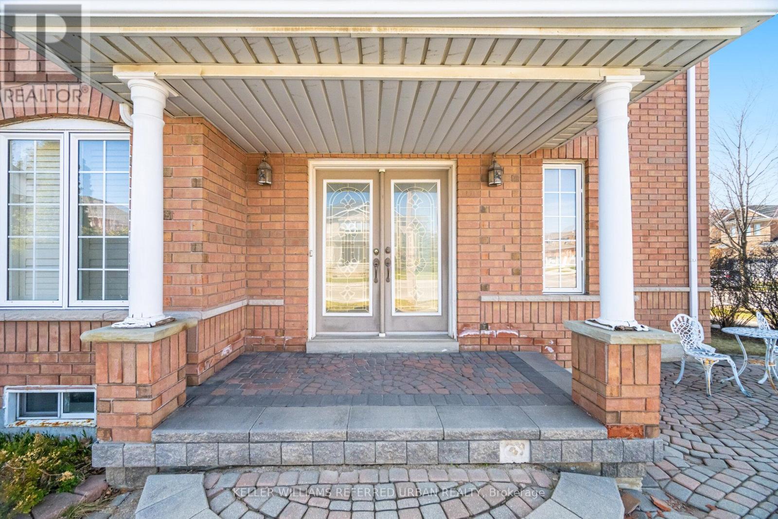 239 Drummond Drive, Vaughan, Ontario  L6A 3C1 - Photo 2 - N12981092