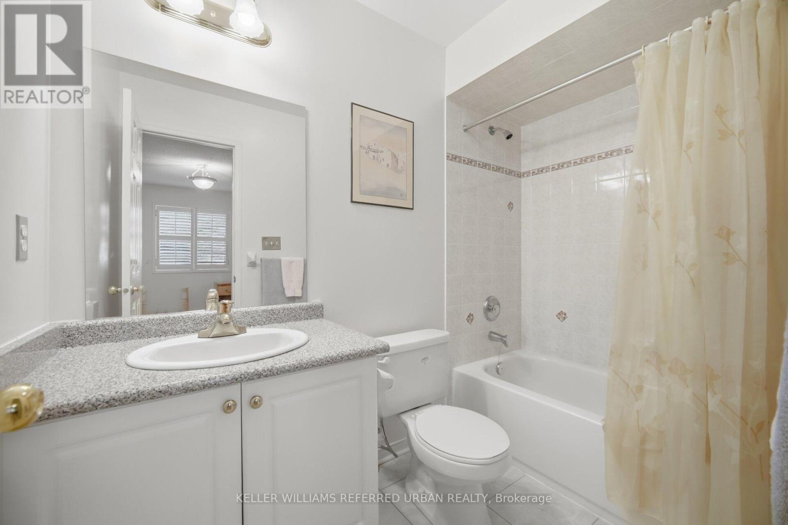 239 Drummond Drive, Vaughan, Ontario  L6A 3C1 - Photo 21 - N12981092