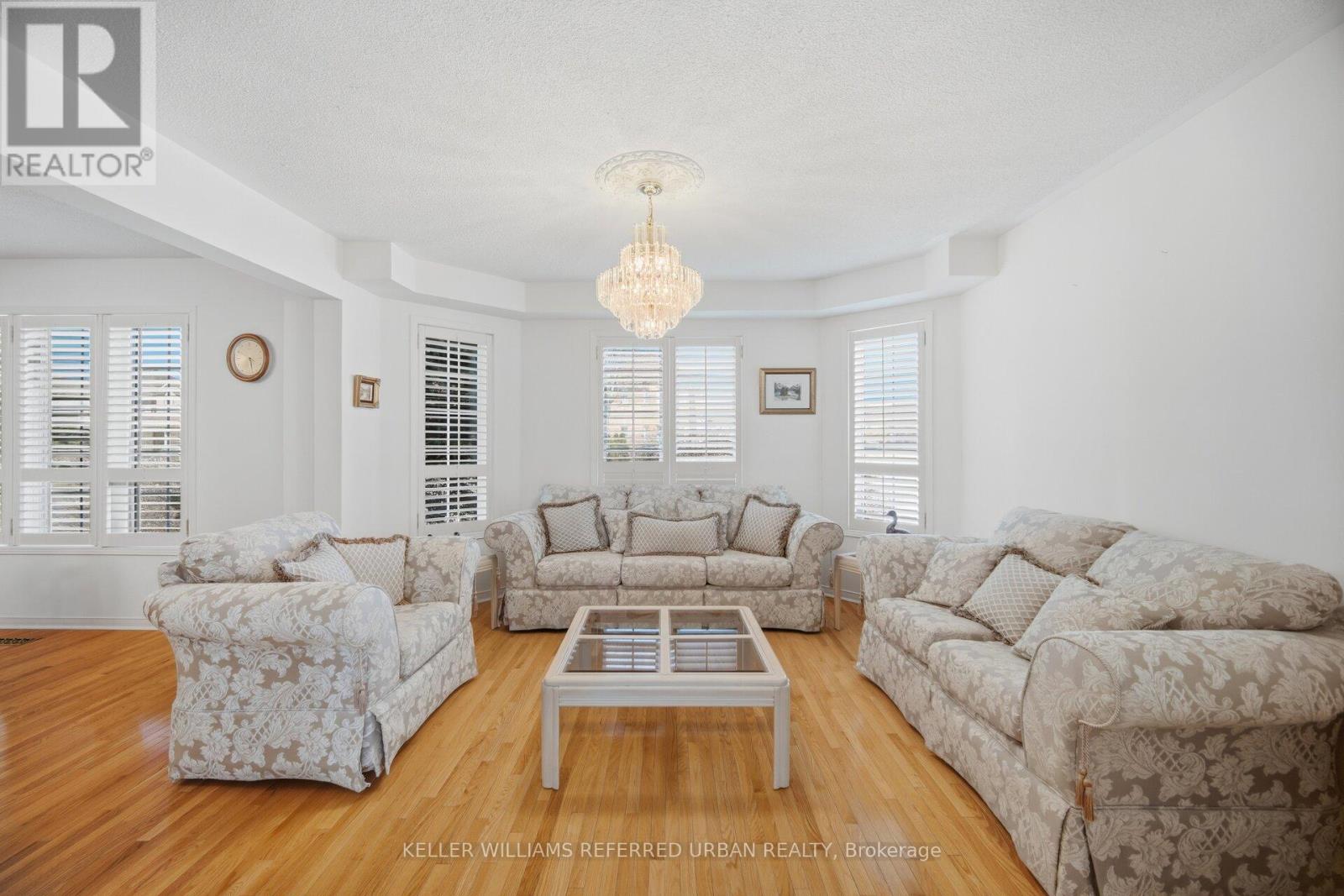 239 Drummond Drive, Vaughan, Ontario  L6A 3C1 - Photo 3 - N12981092