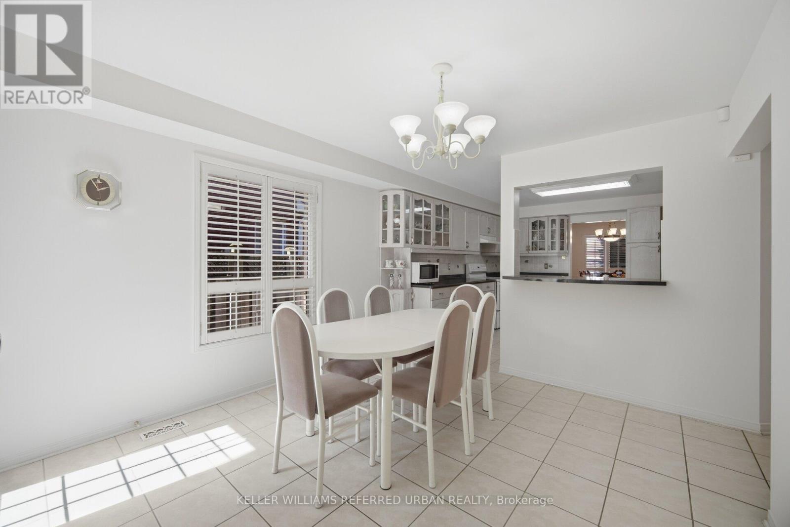 239 Drummond Drive, Vaughan, Ontario  L6A 3C1 - Photo 9 - N12981092