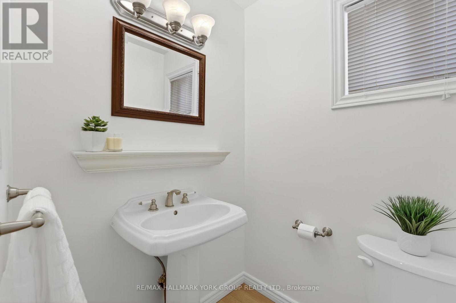 26 Mendys Forest, Aurora, Ontario  L4G 5A4 - Photo 17 - N12981156