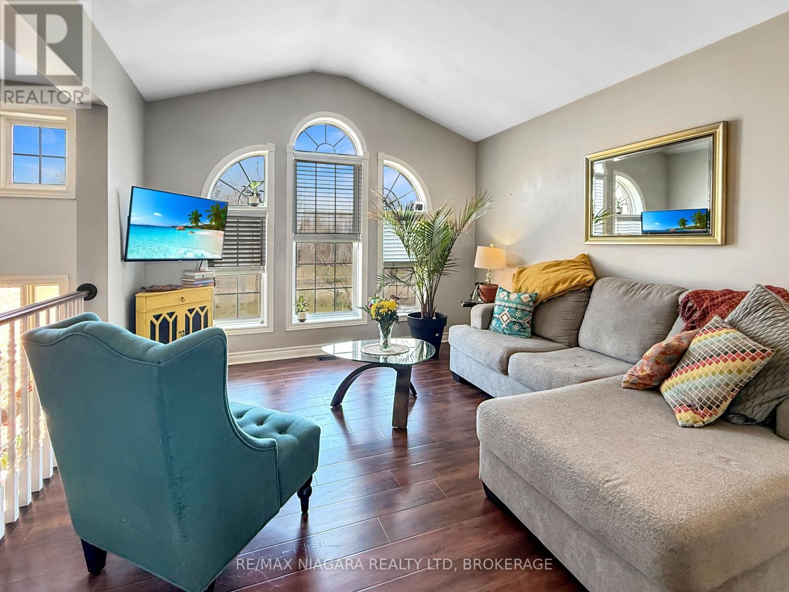 865 Canada Drive, Fort Erie, Ontario  L2A 6S5 - Photo 3 - X12797032