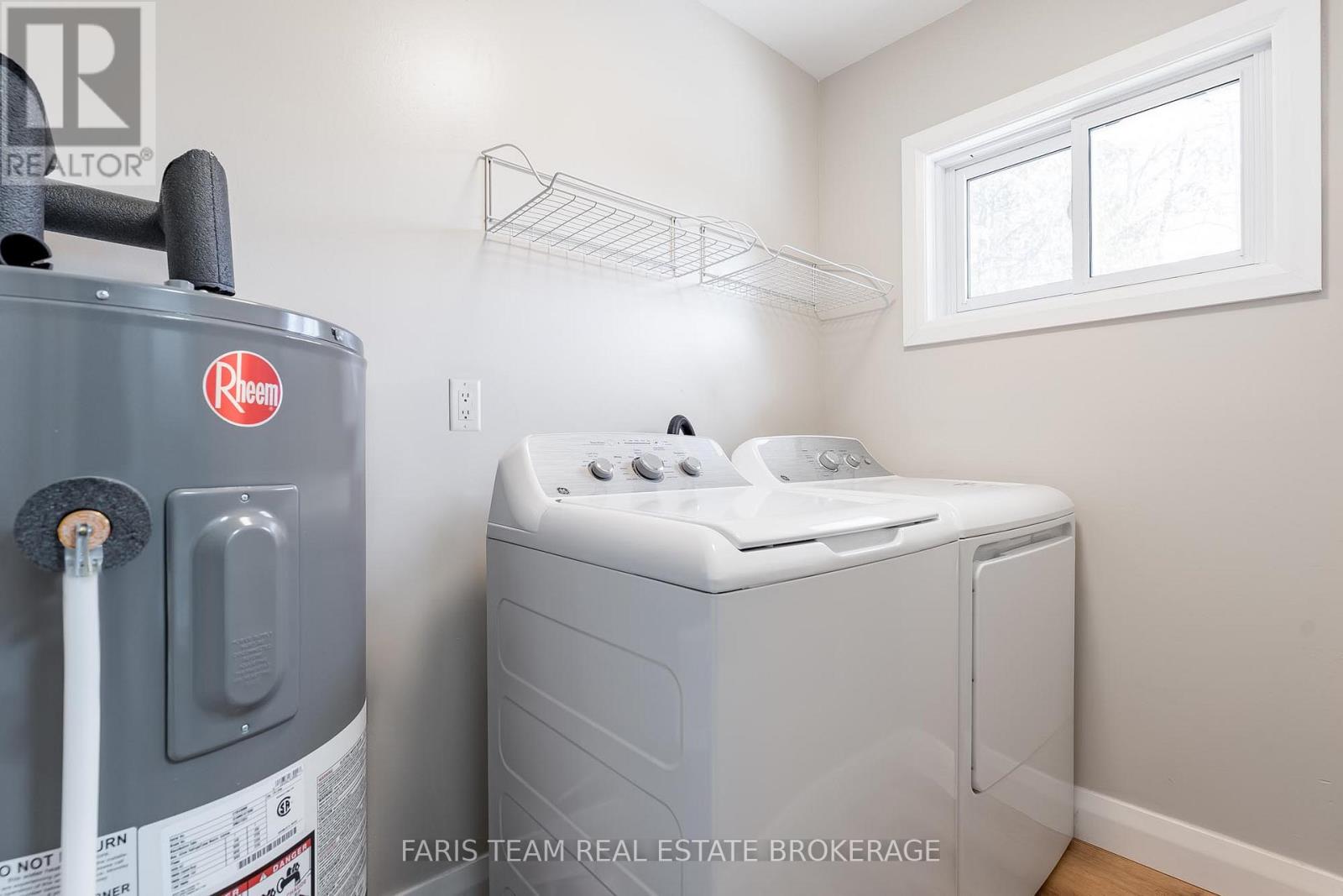 655 Fourth Avenue, Tay, Ontario  L0K 1R0 - Photo 17 - S12981010